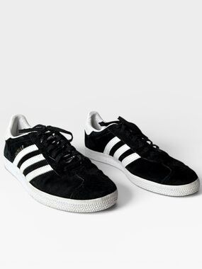 Adidas Core Black and Cloud White Gazelle Sneaker Shoe Size 7 Women's